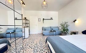 Makedonka Apartments